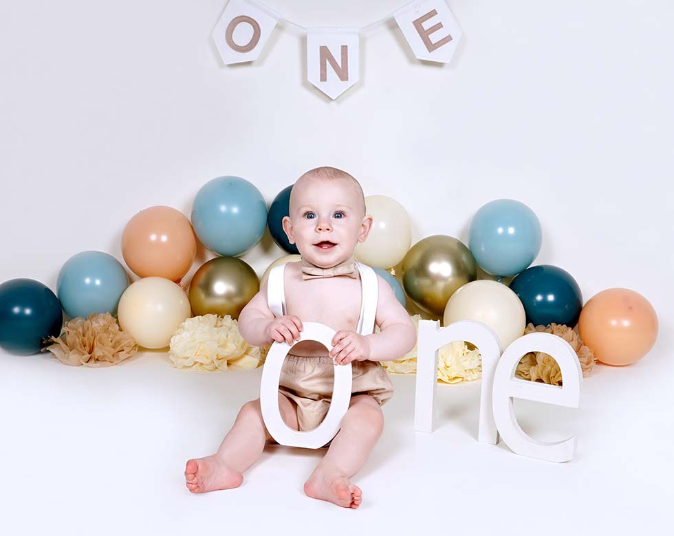 cake smash, cake smashing, 1st birthday, cake smash photoshoot, photo shoot